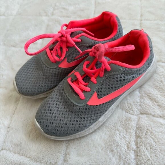 Athletic Works | Coral & Gray Girls Lace-up Mesh Jogger Shoe | Size 2 - Picture 3 of 7
